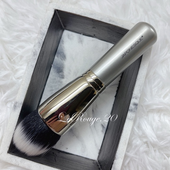 Japonesque BB/CC Cream Brush (foundation / powder) - Picture 1 of 4